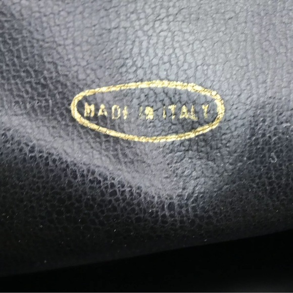 CHANEL CC LEATHER DRAWSTRING BAG - Picture 14 of 15